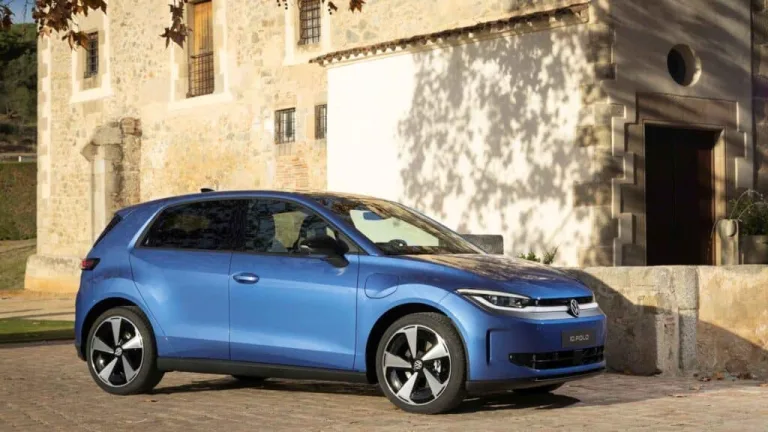 Adiós al Volkswagen Polo que conocías: ahora es 100% eléctrico, tiene 455 km de autonomía y cuesta 25.990 euros