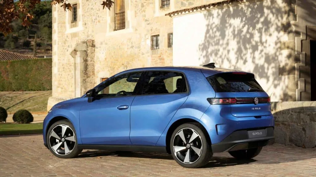 Adiós al Volkswagen Polo que conocías: ahora es 100% eléctrico, tiene 455 km de autonomía y cuesta 25.990 euros (con ayudas)