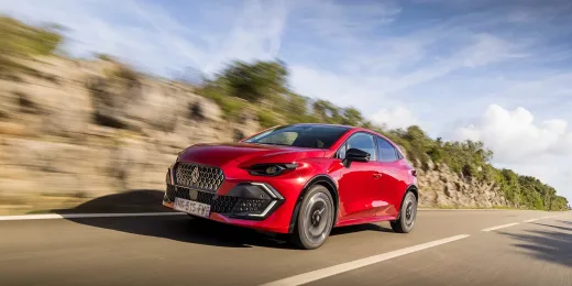 El Renault Clio que se ríe de las gasolineras: hasta 1.450 km de autonomía con GLP y gasolina