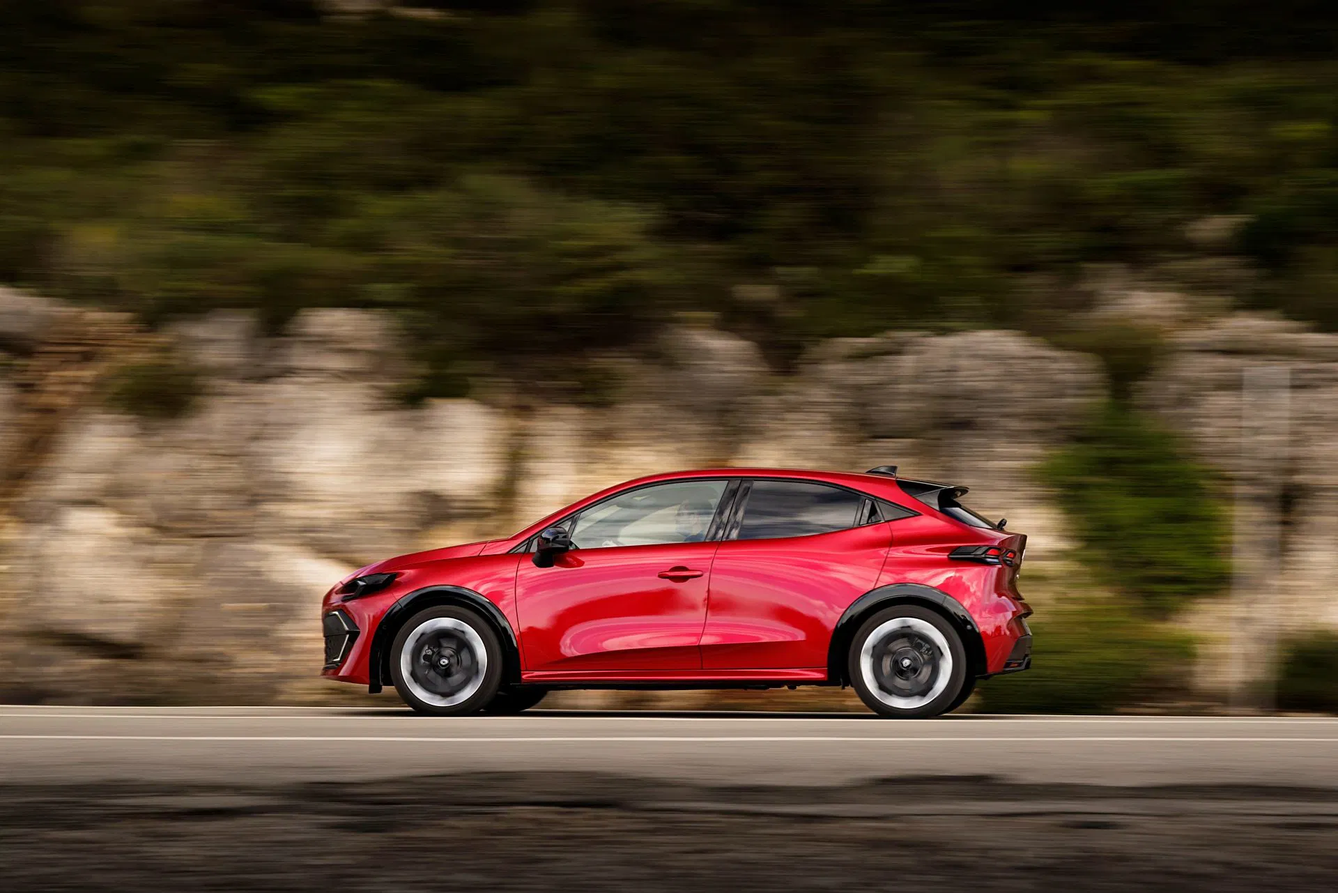 El Renault Clio que se ríe de las gasolineras: hasta 1.450 km de autonomía con GLP y gasolina