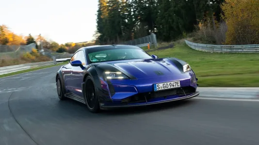 El Porsche Taycan Turbo GT Manthey recupera el trono en Nürburgring
