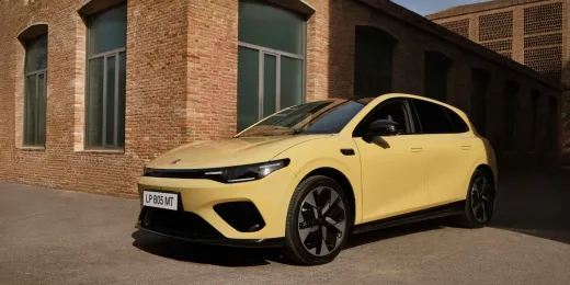 España se rinde al coche eléctrico chino: así están cayendo las fábricas en sus manos