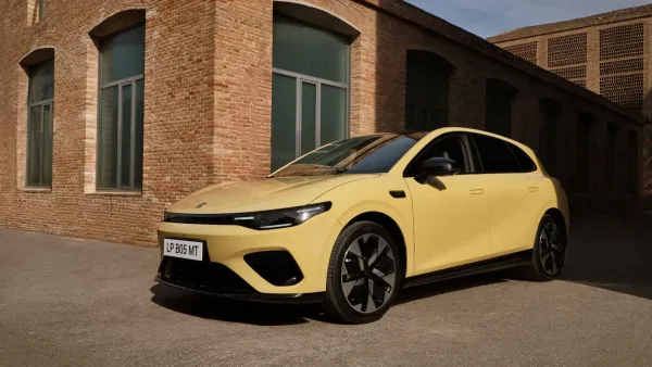 España se rinde al coche eléctrico chino: así están cayendo las fábricas en sus manos