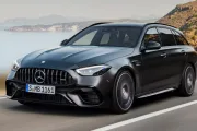 El lado oscuro del uso masivo de pantallas: Mercedes revisará 144.000 coches por apagones en sus pantallas