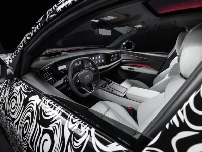 Así es el interior del SUV más lujoso de Audi: el Q9 con hasta siete plazas y que dice adiós al negro piano