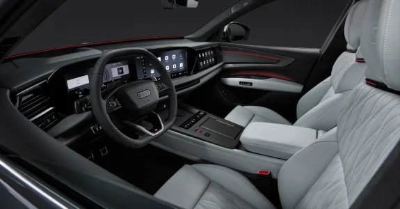 Así es el interior del SUV más lujoso de Audi: el Q9 con hasta siete plazas y que dice adiós al negro piano