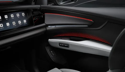 Así es el interior del SUV más lujoso de Audi: el Q9 con hasta siete plazas y que dice adiós al negro piano