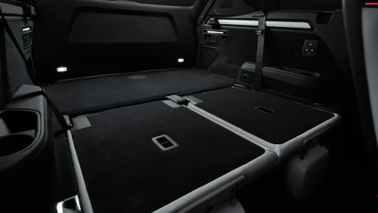 Así es el interior del SUV más lujoso de Audi: el Q9 con hasta siete plazas y que dice adiós al negro piano