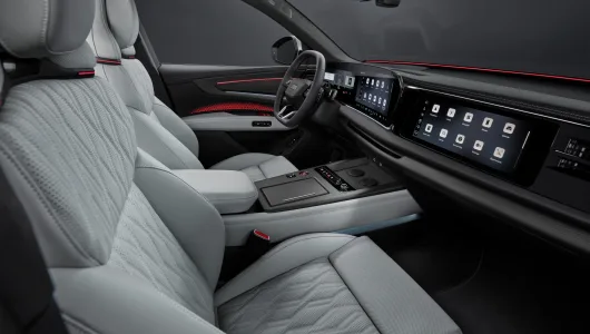 Así es el interior del SUV más lujoso de Audi: el Q9 con hasta siete plazas y que dice adiós al negro piano