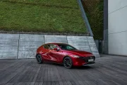 El Mazda3 se pone al día, pero los cambios son tan sutiles que ni los notarás