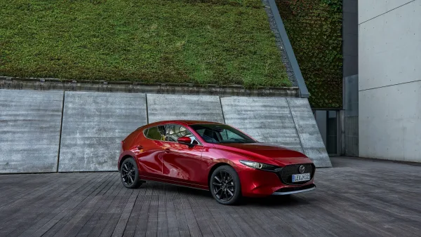 El Mazda3 se pone al día, pero los cambios son tan sutiles que ni los notarás