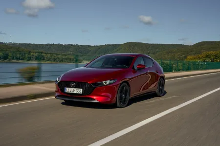 El Mazda3 se pone al día, pero los cambios son