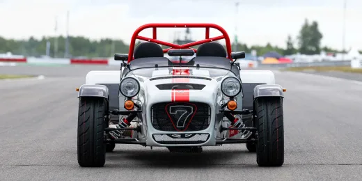 El coche más analógico del mercado se viste de Nürburgring: Caterham celebra el Infierno Verde a su manera