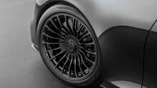 El nuevo brabus bodo tiene cuatro plazas 1 000 cv y una receta que ya parecia prohibida en europa 31