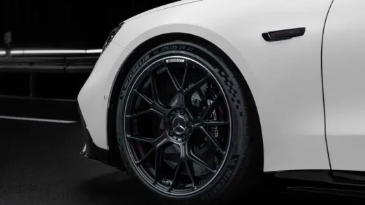Mercedes amg va a por el porsche taycan con un gt electrico de casi 1 200 cv y sonido de v8 36