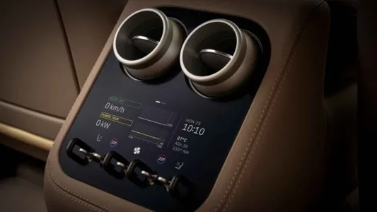 Ferrari acaba de cruzar su linea roja su primer electrico tiene 1 050 cv cuatro motores y diseno del creador del iphone 1
