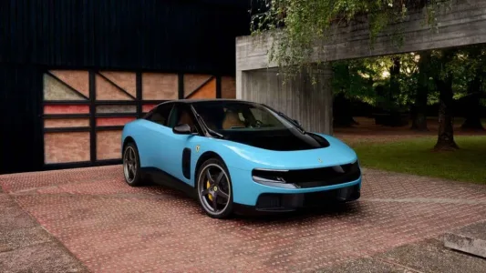 Ferrari acaba de cruzar su linea roja su primer electrico tiene 1 050 cv cuatro motores y diseno del creador del iphone 9
