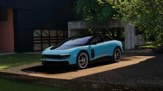 Ferrari acaba de cruzar su linea roja su primer electrico tiene 1 050 cv cuatro motores y diseno del creador del iphone 10