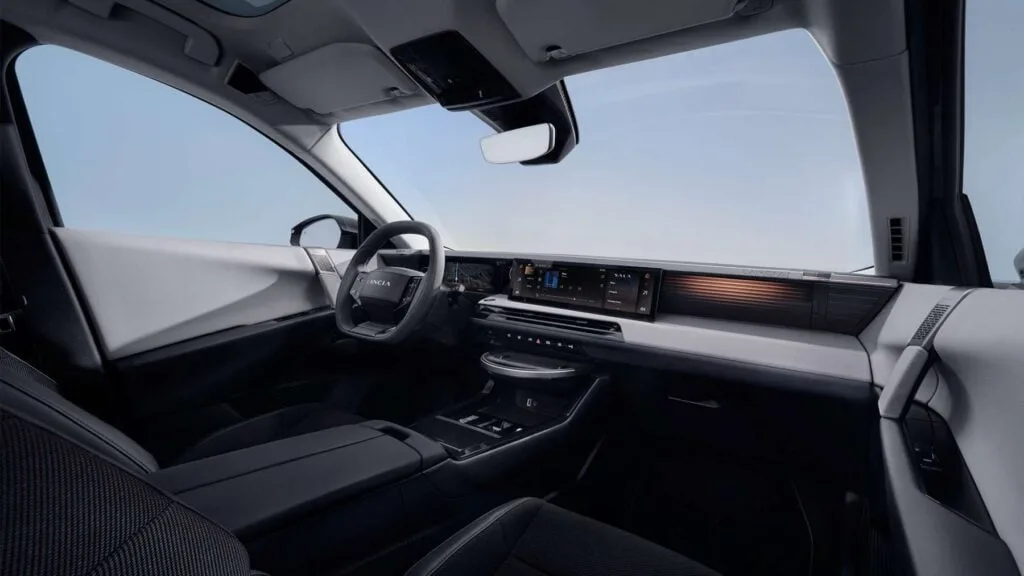 Lancia quiere volver a ser deseada el nuevo gamma apunta al bmw ix2 con 375 cv y 740 km de autonomia 1