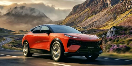 Lotus quiere pelear con Porsche a lo grande: el Eletre X llega con motor híbrido y 1.200 km de autonomía