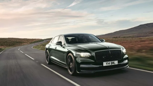 Bentley acaba de tocar uno de sus símbolos más sagrados: el Flying Spur dice adiós a los dobles faros