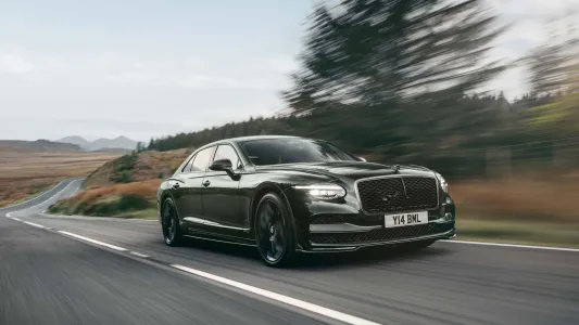 Bentley acaba de tocar uno de sus simbolos mas sagrados el flying spur dice adios a los dobles faros 14