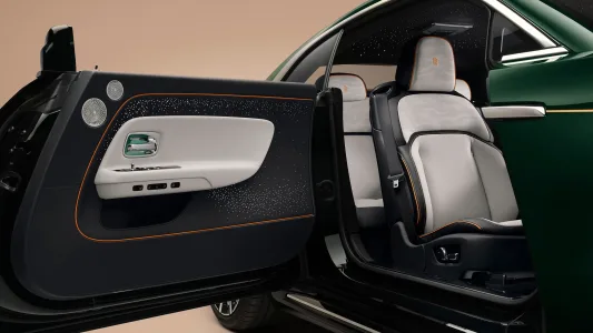 Rolls royce afina el spectre tras el frenazo de ventas mas autonomia mas potencia y lujo sin anestesia