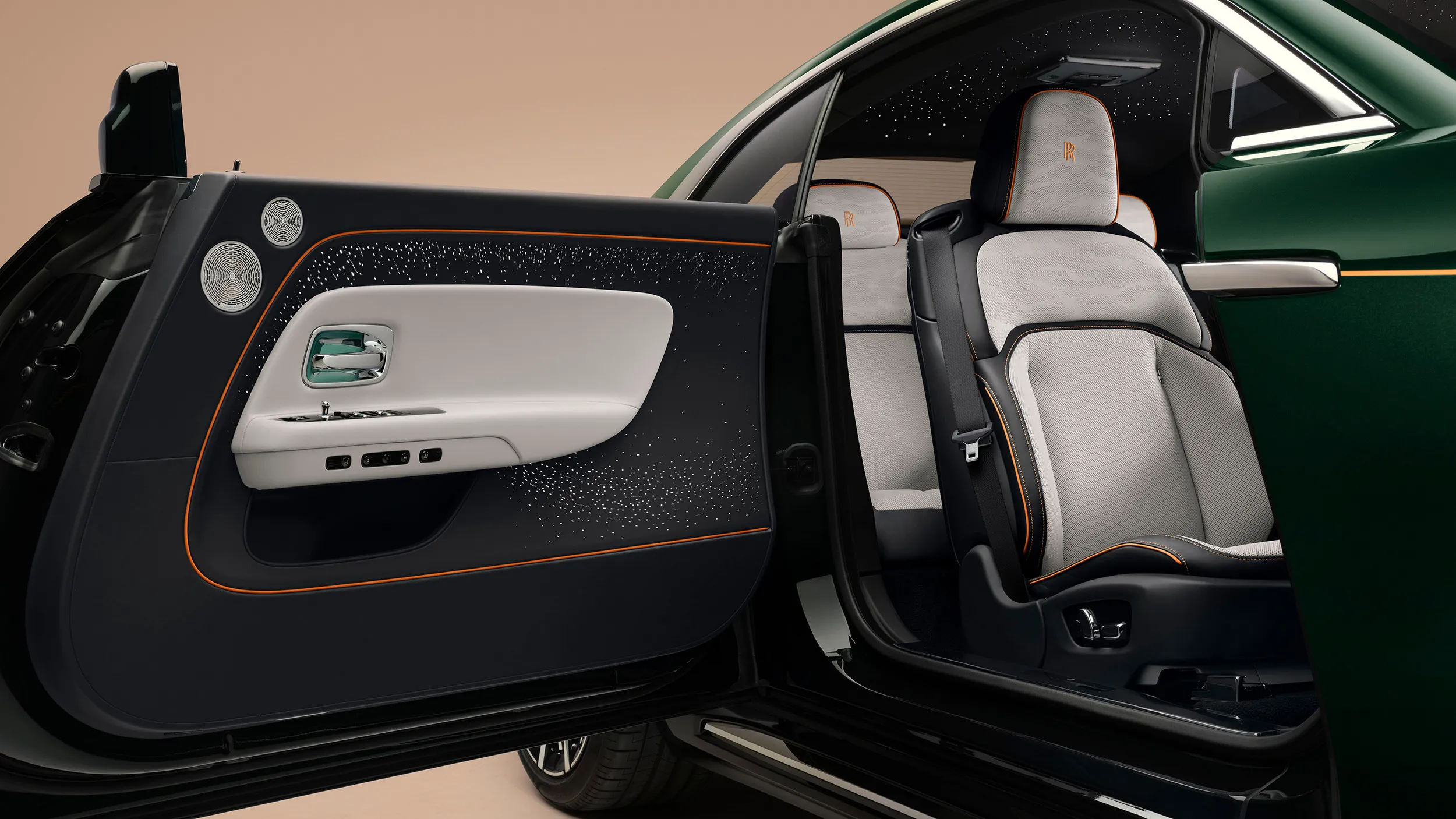 Rolls royce afina el spectre tras el frenazo de ventas mas autonomia mas potencia y lujo sin anestesia