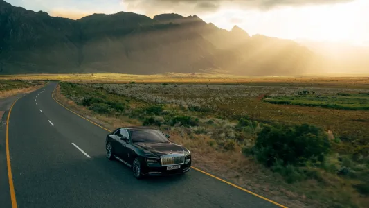 Rolls royce afina el spectre tras el frenazo de ventas mas autonomia mas potencia y lujo sin anestesia 23