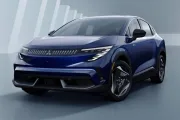 El Leaf cambia de traje y Mitsubishi le pone apellido propio para entrar en la batalla de los SUV eléctricos