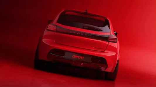 El gti de peugeot vuelve sin gasolina pero con 280 cv y ganas de incomodar al toyota gr yaris 1