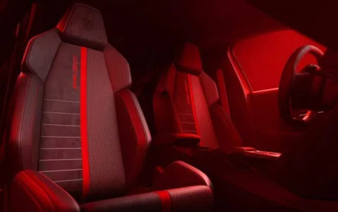 El gti de peugeot vuelve sin gasolina pero con 280 cv y ganas de incomodar al toyota gr yaris 6