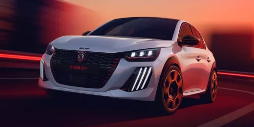 El Peugeot E-208 GTi vuelve enchufado, potente y más caro de lo que muchos esperaban