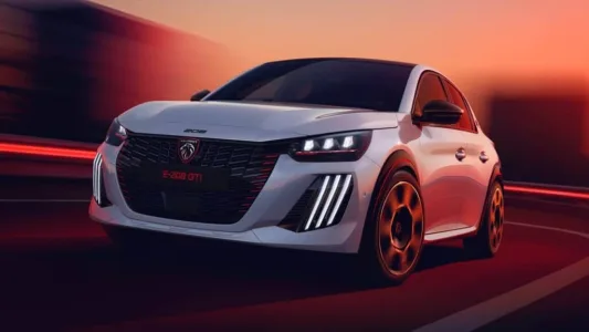 El gti de peugeot vuelve sin gasolina pero con 280 cv y ganas de incomodar al toyota gr yaris 9