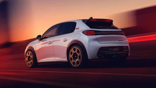 El gti de peugeot vuelve sin gasolina pero con 280 cv y ganas de incomodar al toyota gr yaris 11