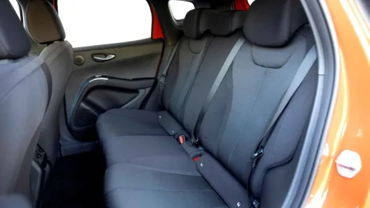 El byd dolphin g dm i llega con una receta letal 105 km electricos 1 040 km totales y menos de 19 000 euros 41