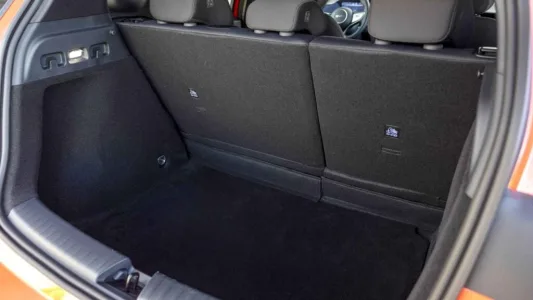 El byd dolphin g dm i llega con una receta letal 105 km electricos 1 040 km totales y menos de 19 000 euros 42