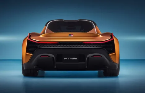 Toyota prepara un coche de los que ya casi no se hacen deportivo 4x4 y con motor de combustion 7