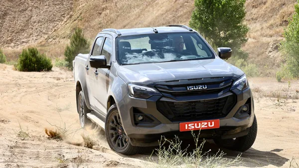 La rival más discreta de la Hilux vuelve más seria: nuevo diésel 2.2, más par y automática de ocho marchas
