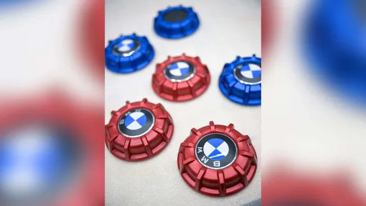 Bmw ya tiene casi listo el m3 electrico y lo ha puesto junto al e30 para pedir permiso a los puristas 2