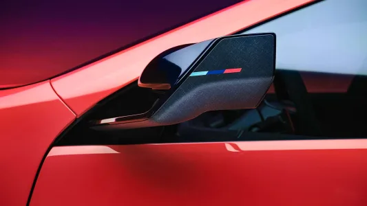 Bmw ya tiene casi listo el m3 electrico y lo ha puesto junto al e30 para pedir permiso a los puristas 3