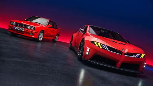 Bmw ya tiene casi listo el m3 electrico y lo ha puesto junto al e30 para pedir permiso a los puristas 6