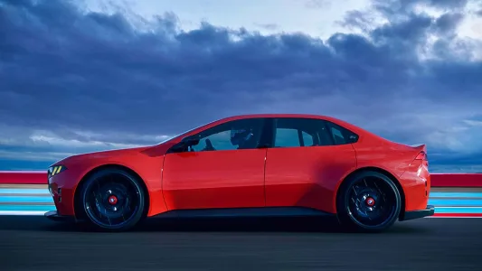 Bmw ya tiene casi listo el m3 electrico y lo ha puesto junto al e30 para pedir permiso a los puristas 12