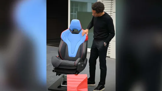 Bmw ya tiene casi listo el m3 electrico y lo ha puesto junto al e30 para pedir permiso a los puristas 23