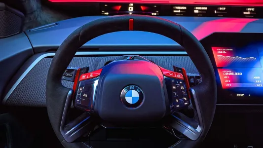 Bmw ya tiene casi listo el m3 electrico y lo ha puesto junto al e30 para pedir permiso a los puristas 25
