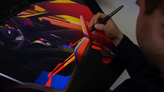 Bmw ya tiene casi listo el m3 electrico y lo ha puesto junto al e30 para pedir permiso a los puristas 26