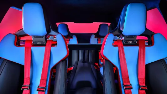 Bmw ya tiene casi listo el m3 electrico y lo ha puesto junto al e30 para pedir permiso a los puristas 42