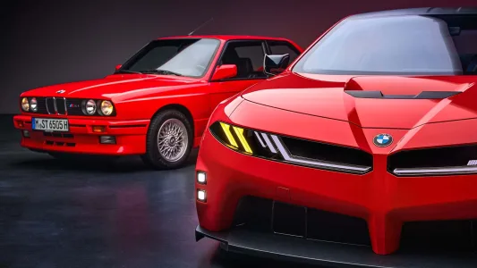 Bmw ya tiene casi listo el m3 electrico y lo ha puesto junto al e30 para pedir permiso a los puristas 57