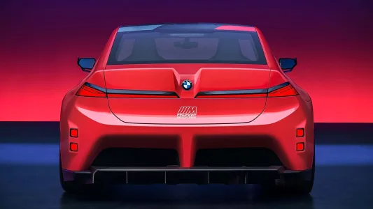 Bmw ya tiene casi listo el m3 electrico y lo ha puesto junto al e30 para pedir permiso a los puristas 65