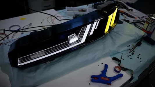 Bmw ya tiene casi listo el m3 electrico y lo ha puesto junto al e30 para pedir permiso a los puristas 69